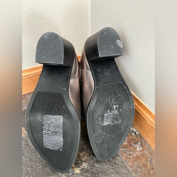 Madden Girl Barbiee pewter silver pull on ankle block heel bootie. Size 6.5 - Picture 6 of 15